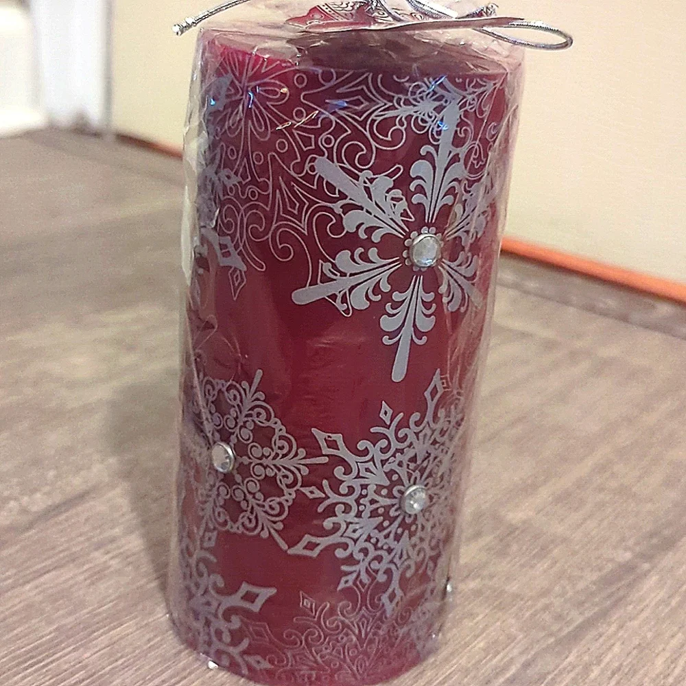 Pier 1 Imports Snowflake Holiday Candle NWT